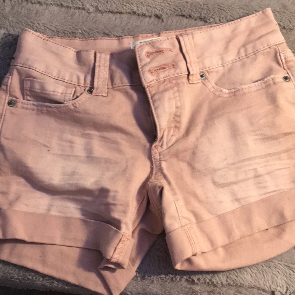 muave mid- rise shorts